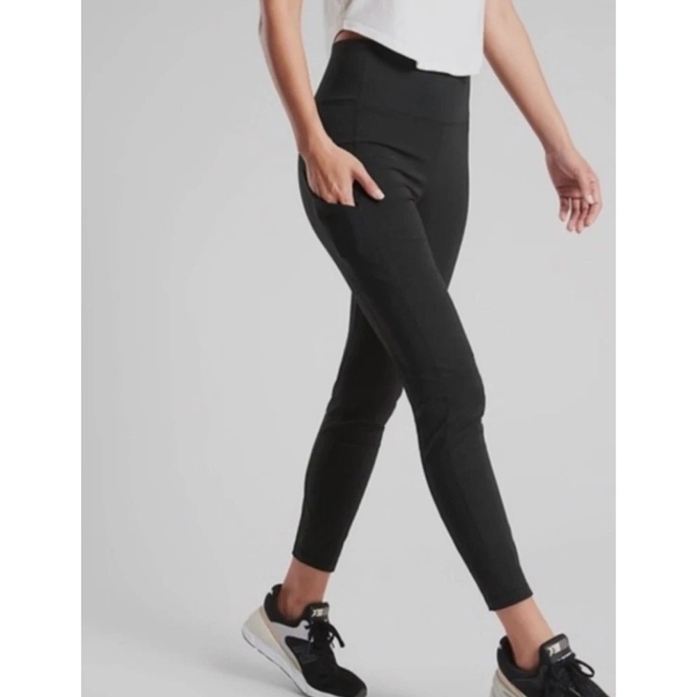 Athleta Trekkie Hybrid Crop Tight Black High Rise Cargo Hiking Leggings Size 2